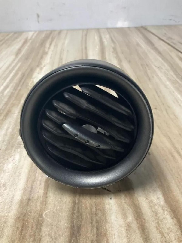 6L0819203D4W4 BOCCHETTA ARIA LATERALE CRUSCOTTO DESTRO SEAT IBIZA (6L) 1.4 TDI