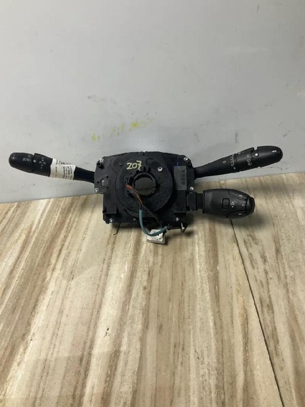 DEVIOGUIDASGANCIO PEUGEOT 207 (06/09>) 1.4 8V SW 5P/B/1360CC 2009 96661299xt