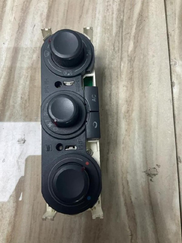 6L0819045DNEE BLOCCO COMANDO CLIMATIZZAZIONE SEAT IBIZA (6L) (12/01>08/09<) 1.4