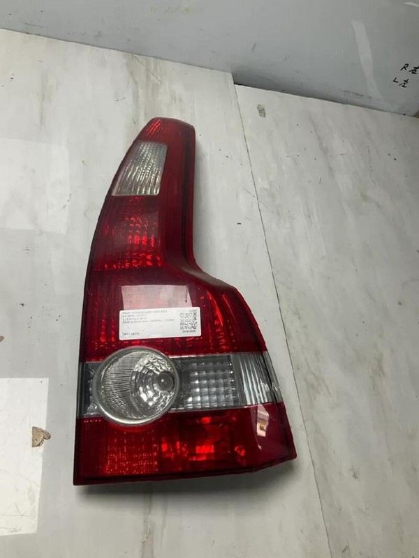 30678751 FANALE POSTERIORE DESTRO VOLVO V50 (02/04>12/12<) 2.0 D SW 5P/D/1997CC