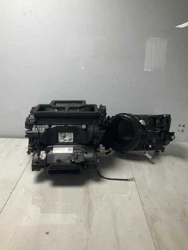 64119382878 SCATOLA CLIMATIZZAZIONE 7942094 BMW SERIE 3 (G21) 320D (140KW) SW