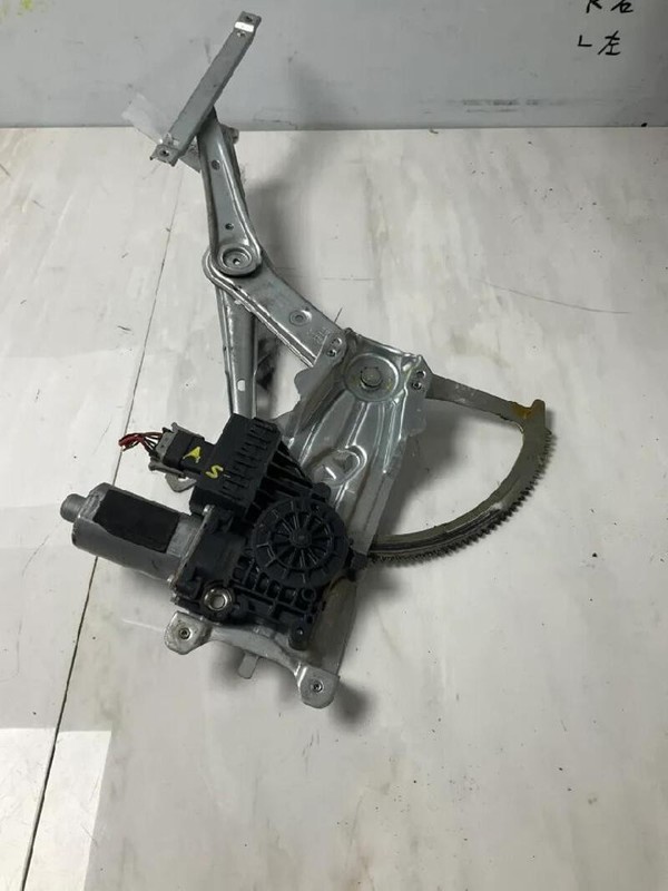 ALZACRISTALLO PORTA ANTERIORE SINISTRO OPEL ASTRA (A04) (01/04>03/11<) 1.3 16V