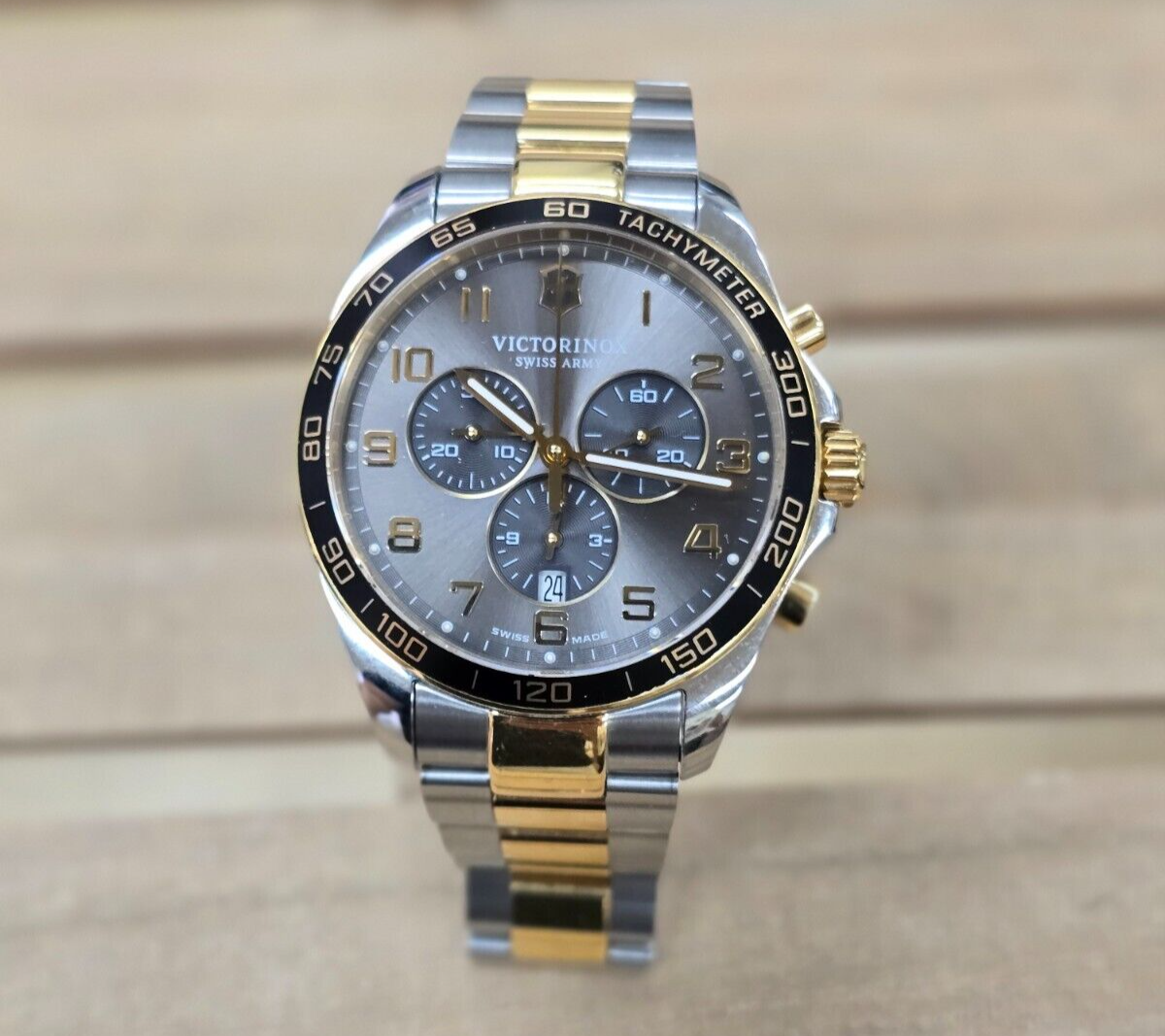 VICTORINOX FieldForce CHRONO 42MM SS Gray Dial Mens Watch VICTORINOX FieldForce CHRONO 42MM SS Gray Dial Mens Watch
