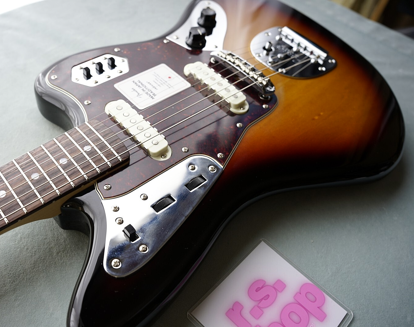 Fender Japan jaguar サンバースト Fender Made in Japan Traditional 60s Jaguar 3-Color Sunburst