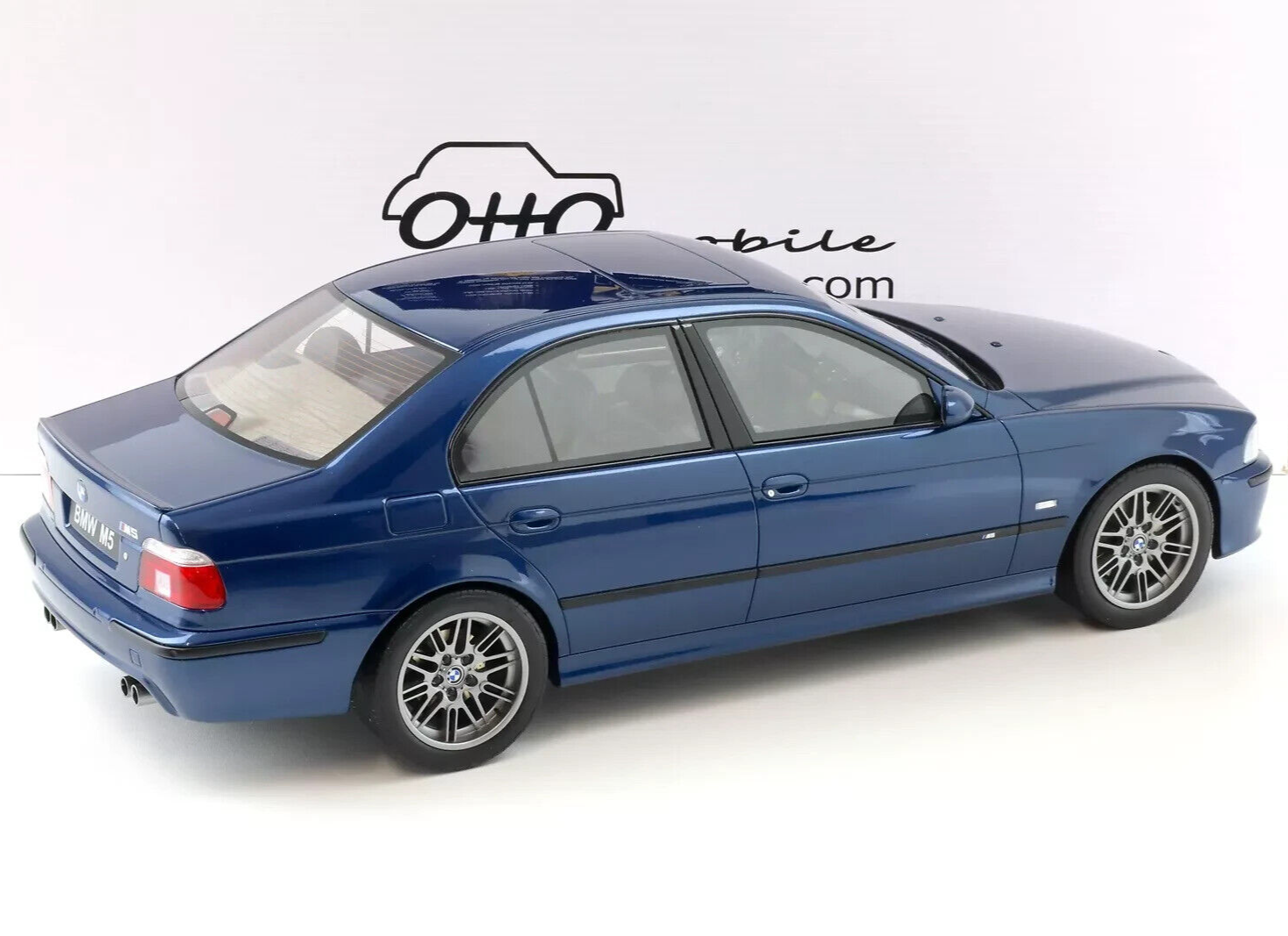 1/12 BMW M5 (E39) 1998 Avus Blue Resin Model Car by Otto