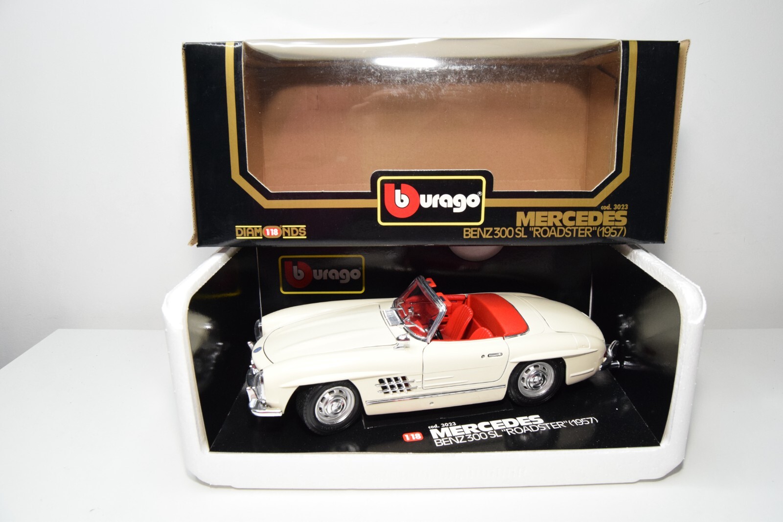 ブラーゴ(1/18) Mercedes Benz 300SL Roadster Burago 1:18 scale 1957 Mercedes-Benz 300SL Roadster DieCast