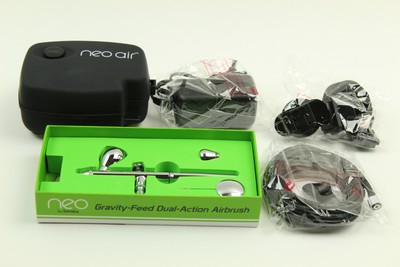 Iwata NEO CN Gravity Feed Airbrush Set