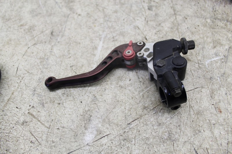 MR☆ 98 KAWASAKI NINJA ZX6 FRONT BRAKE MASTER CYLINDER W/ LEVER