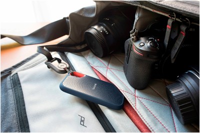 SanDisk - Extreme Portable 2TB External USB-C NVMe SSD - Black