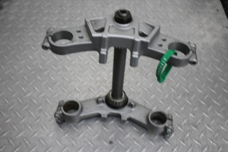 タイム・トリッパー 1986 KAWASAKI NINJA 600R ZX600A FRONT FORKS LOWER UPPER TRIPLE