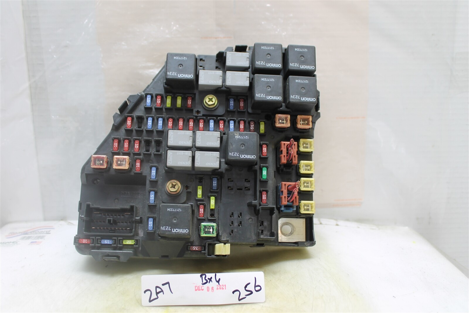 2005 Cadillac SRX Fuse Box Relay Junction Unit OEM P25771740