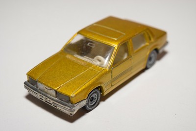 RR 1:55 SIKU 1065 VOLVO 760 GLE 760GLE METALLIC YELLOW EXCELLENT CONDITION