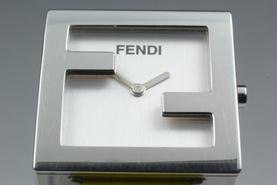 [Near MINT] Fendi 4000L Registered Model Unisex Silver Quartz Watch From JAPAN