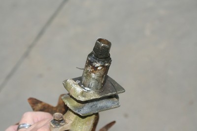 MANTIS TILLER CULTIVATOR TRANSMISSION AND DOES ROTATE  ENGINE WAS NOT ON UNIT