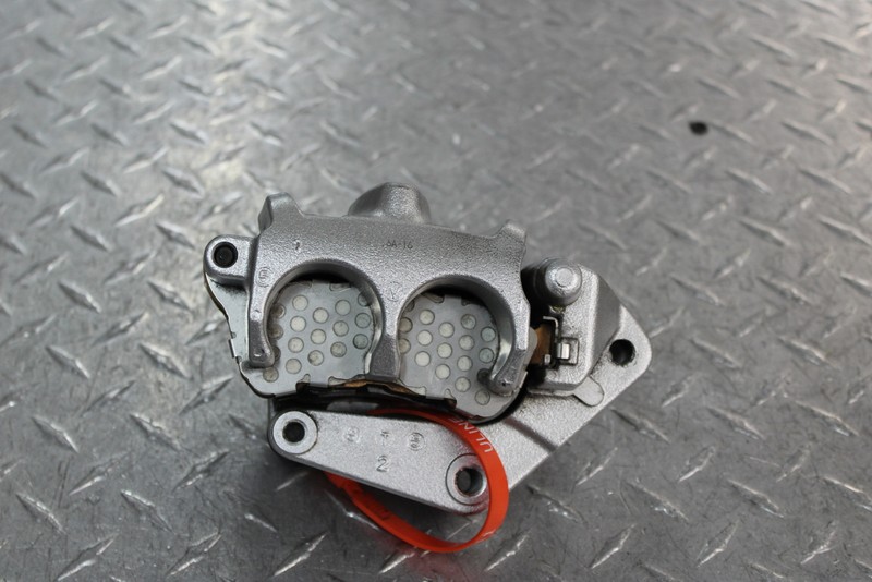 2015 HARLEY-DAVIDSON IRON 883 XL883N LEFT FRONT BRAKE CALIPER | eBay