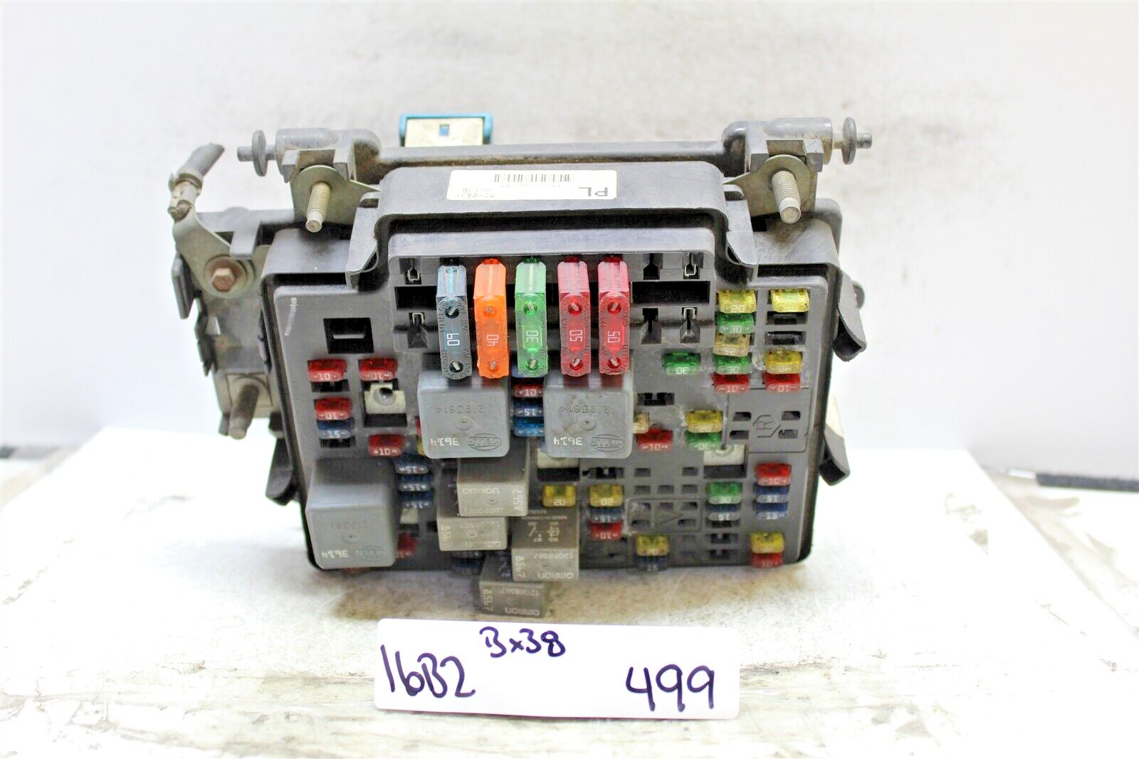 1532880605 GMC Sierra Silverado 1999-02 Fuse Box Relay Unit