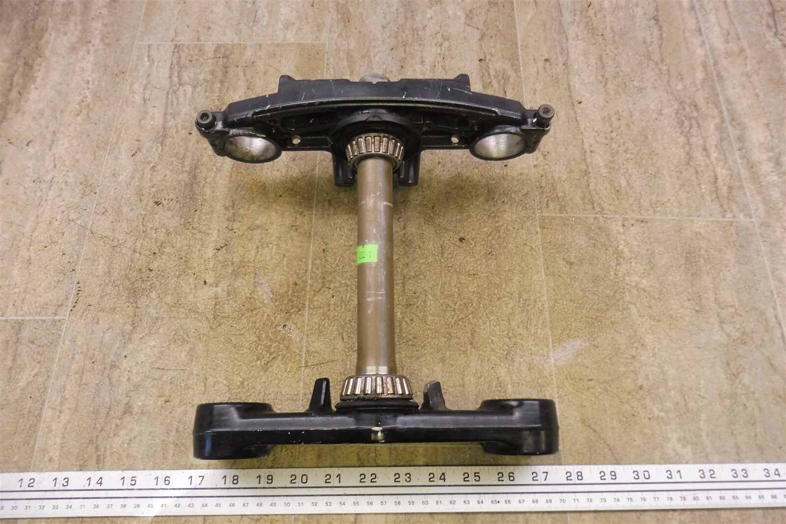 1999 Kawasaki ZX600 Ninja K153-1) triple tree steering stem