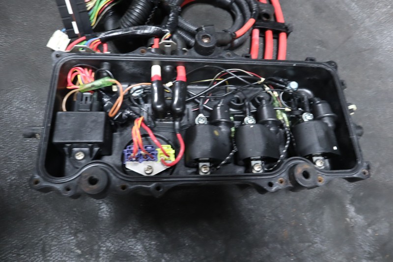 2004 YAMAHA WAVERUNNER GP1300R GP1300 ELECTRICAL BOX 2004 YAMAHA WAVERUNNER GP1300R GP1300 ELECTRICAL BOX