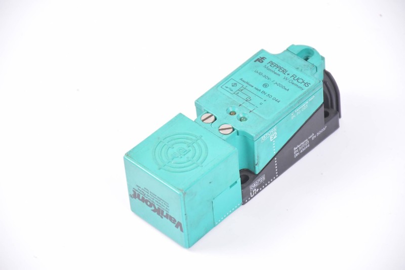 Pepperl + Fuchs Steckbarer NÃ¤Herungsschalter Varikont 08272s ( 15709s )