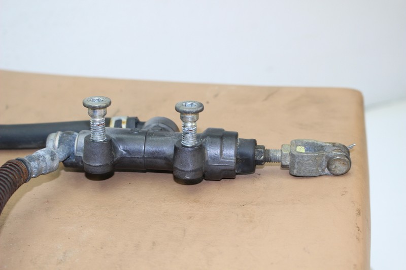 mysページ 1987 KAWASAKI NINJA ZX750 (#299) REAR BRAKE MASTER CYLINDER