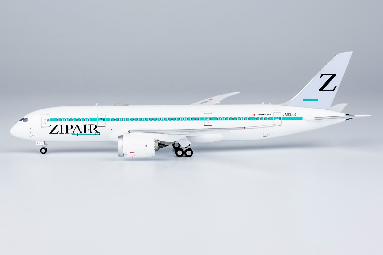 Zipair Tokyo Boeing 787-8 JA824J NG Model 59019 Scale 1:400