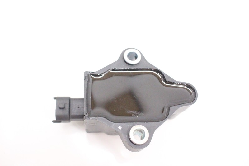 DUCATI PANIGALE 1199 2013 IGNITION COIL SPARK PLUG CAP  38040221B