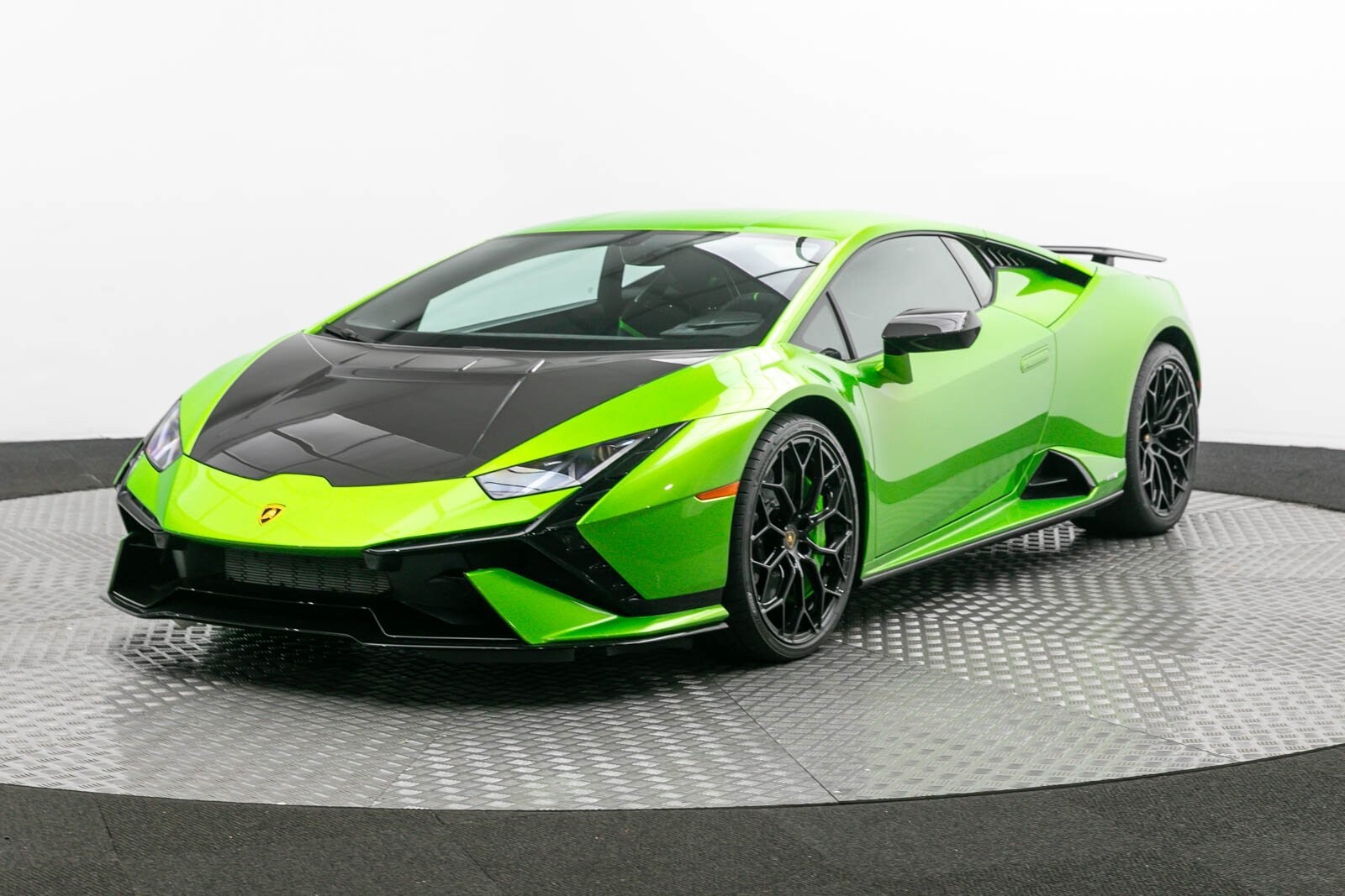 2024 Huracan, Verde Mantis Metallic With 319 Miles