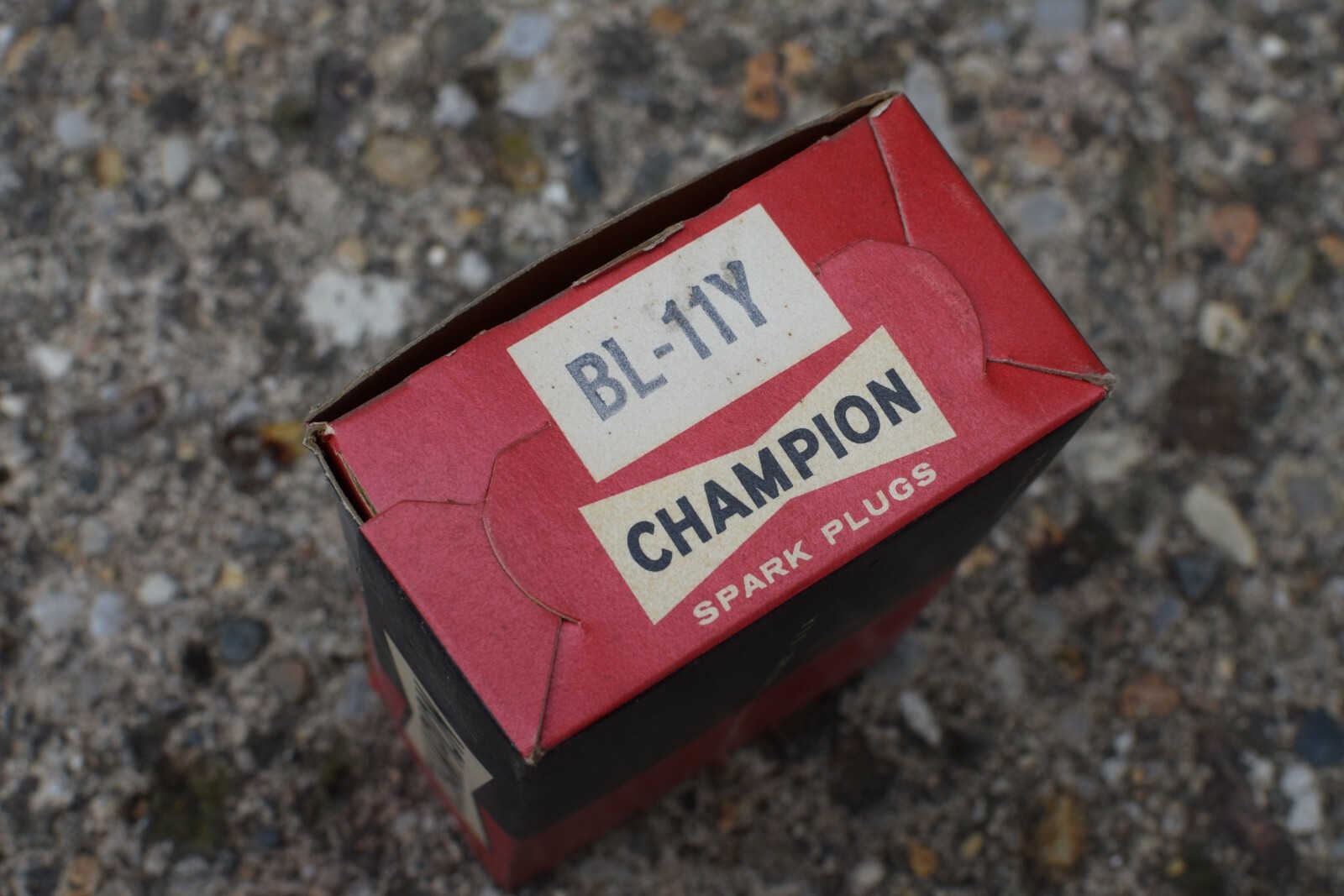 Vintage Champion Spark Plugs BL-11Y 10 Plugs New In Original Box NOS