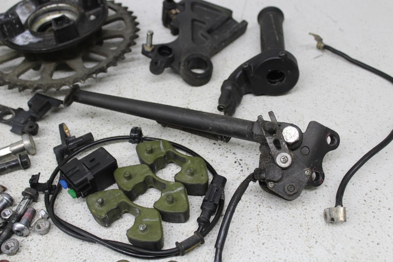 2014 KAWASAKI NINJA ZX6R ZX636E PARTS AND HARDWARE NUTS BOLTS | eBay