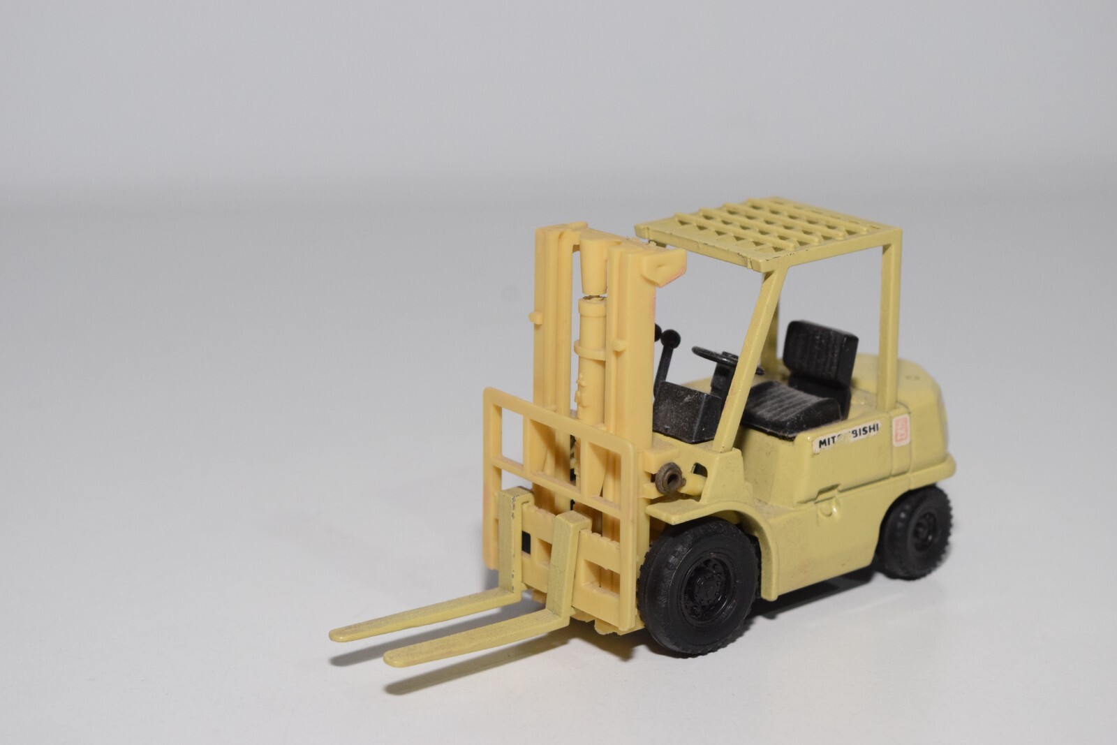 B14 1:35 JAPAN MITSUBISHI FD25 FD-25 FORKLIFT TRUCK FORKLIFT