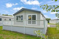 LUXURY LODGE FOR SALE IN LOWESTOFT