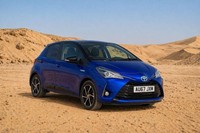 2017 Toyota Yaris 1.5 VVT-h Blue Bi-Tone Hatchback 5dr Petrol Hybrid E-CVT Euro 