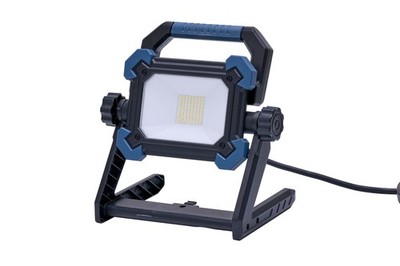 LED-Arbeitsstrahler 55 W 4500lm dimmbar 5000K Steckdose & Kabelaufwicklung IP54