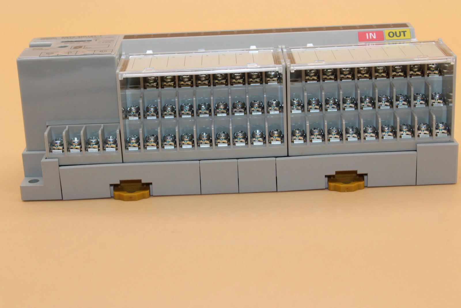1Pcs New OMRON SRT2-MD16T-1 SRT2MD16T1 Remote I/O Terminal 1Pcs New OMRON SRT2-MD16T-1 SRT2MD16T1 Remote I/O Terminal