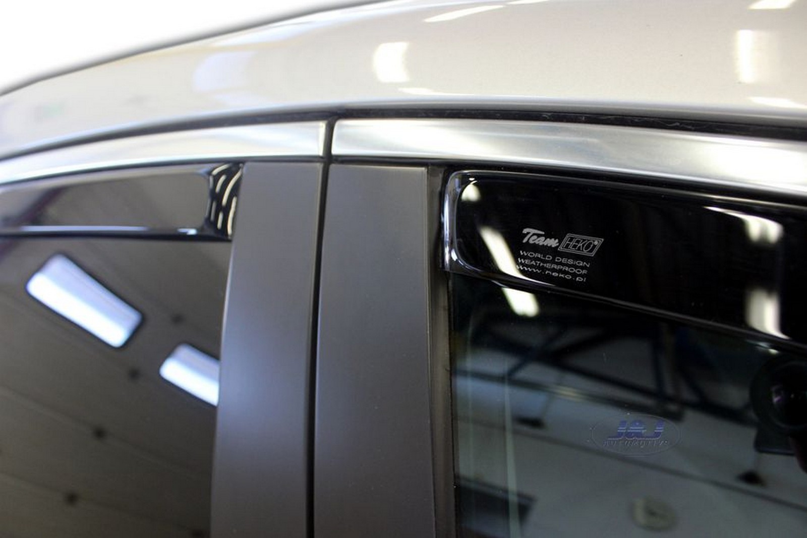 DOP25384 VAUXHALL ASTRA J mk4 Htb 20092015 wind deflectors 4pc TINTED