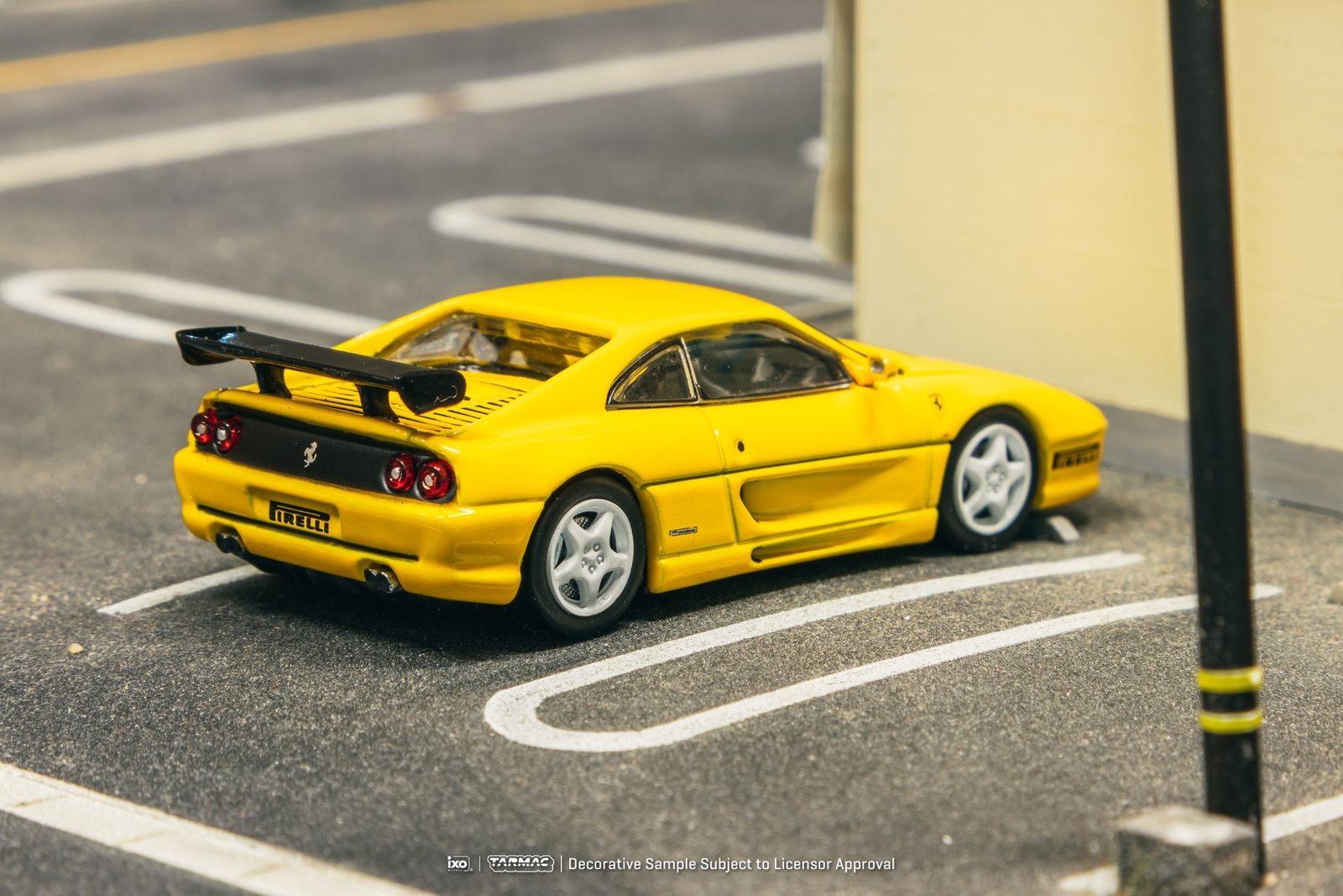 ミニカー FERRARI F 355 Challenge 1:18 GT Spirit's 1:18 scaled Ferrari 355 Challenge review! - YouTube
