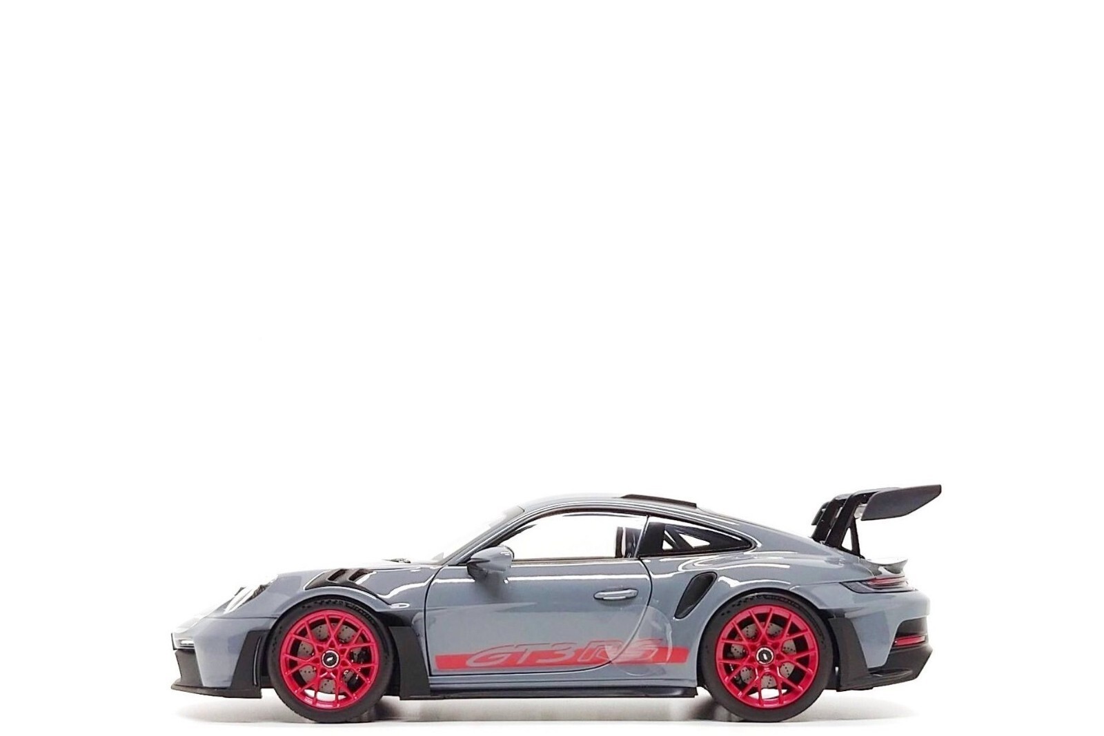 1/18 Porsche 911 992 GT3 RS Racing Yellow Diecast Dealer