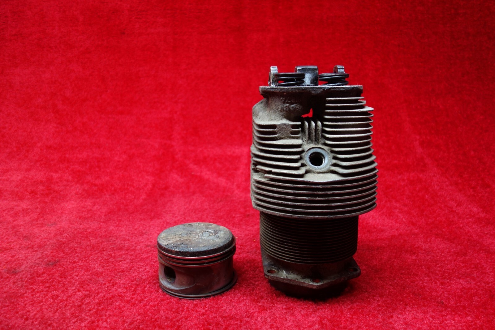 Continental O-200 Cylinder W/ Piston & Valves PN 6674 Continental O-200 Cylinder W/ Piston & Valves PN 6674