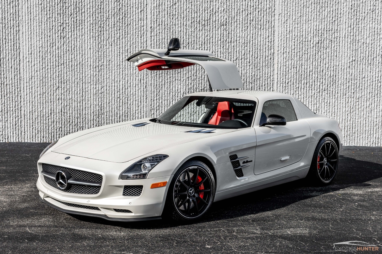 designo Mystic White 2 SLS AMG w/ Carbon Trim, 10 Spoke AMG Wheels, Carbon Mirro