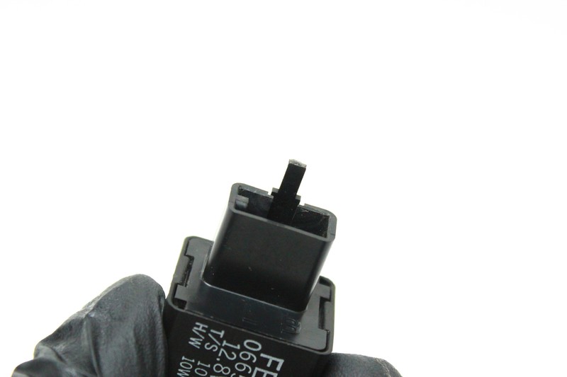 にょる 　RK⑥ 13-18 Kawasaki Ninja ZX-6R - OEM Turn Signal Fuel Relay
