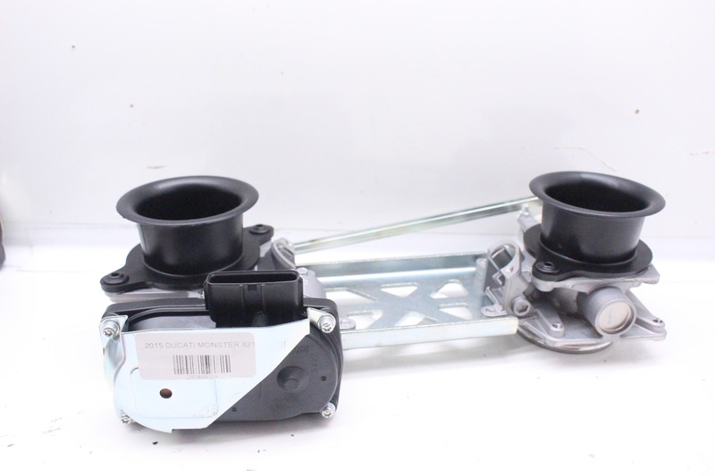 2015 Ducati Monster 821 MAIN FUEL INJECTORS / THROTTLE BODIES 28040411A
