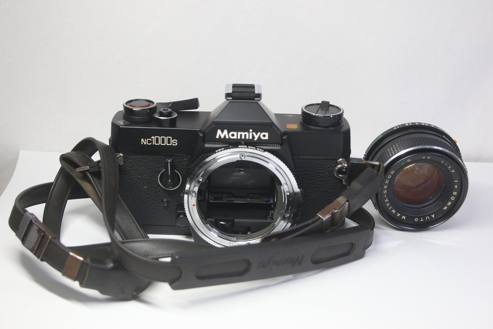 フィルムカメラ Mamiya NC1000S AUTO MAMIYA-SEKOR 50mm Mamiya NC1000S SLR Film Camera + Sekor CS 50mm F/1.7 Lens