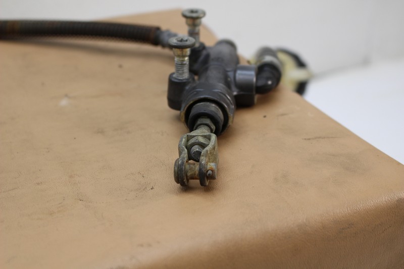 まっく 1987 KAWASAKI NINJA ZX750 (#299) REAR BRAKE MASTER CYLINDER W