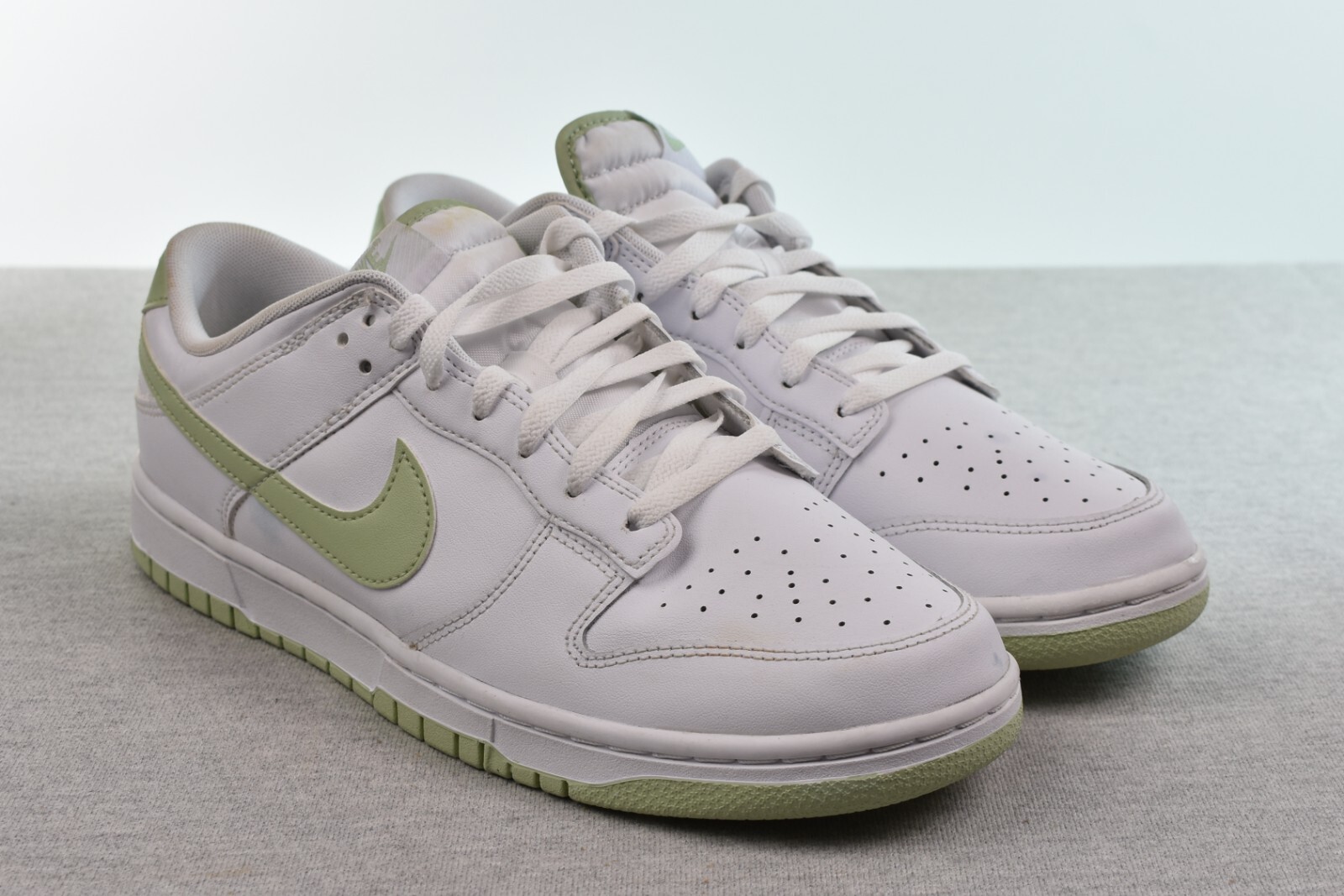Nike Dunk Low Size 11 Men DV0831-105 White/Honeydew Green