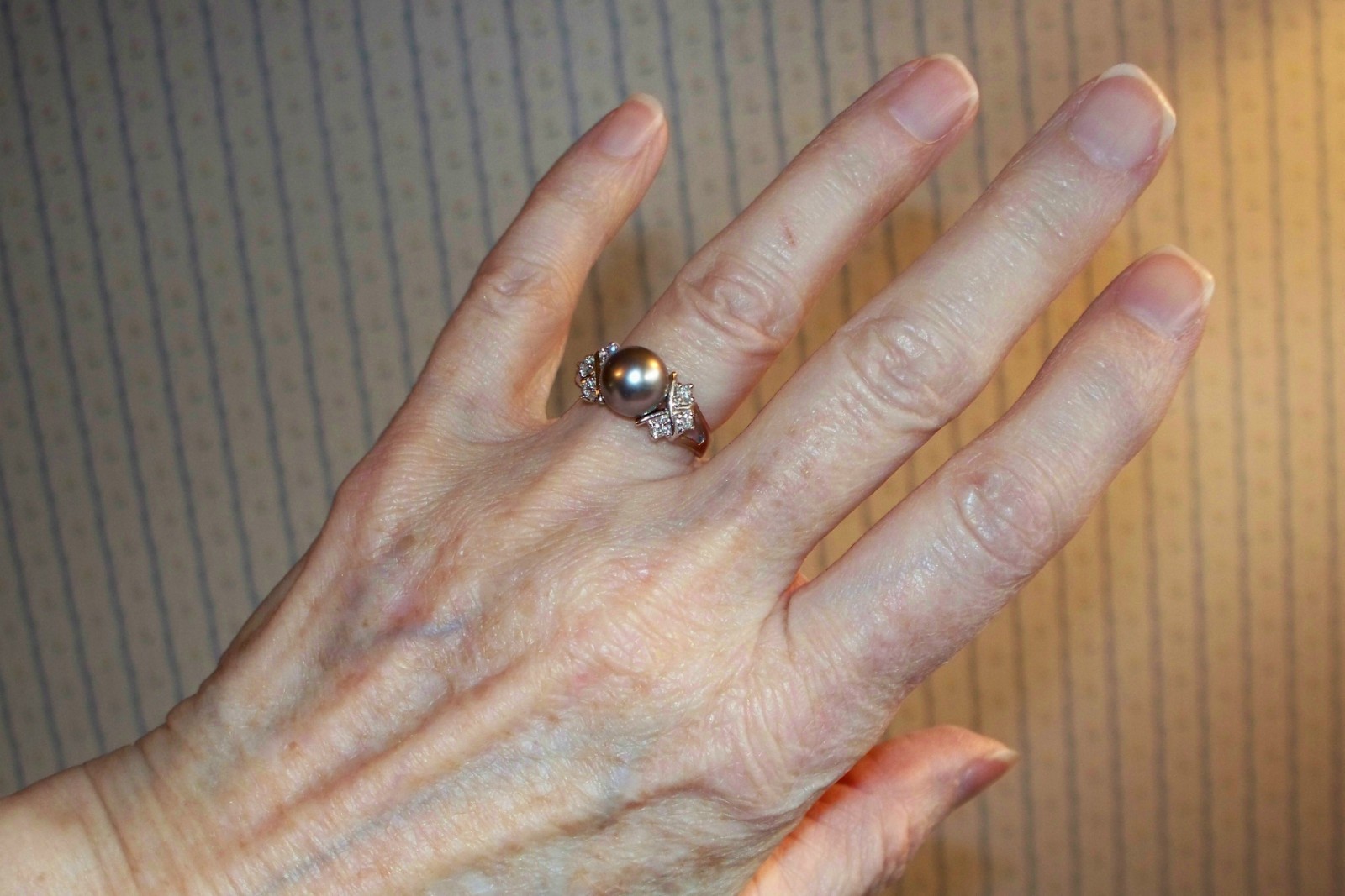 Beautiful 14k Gray Pearl & Diamond Ring With Necklace & Drop Earrings