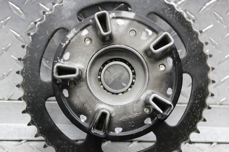 2002 KAWASAKI NINJA ZX12R ZX1200B REAR HUB W/ SPROCKET (46T