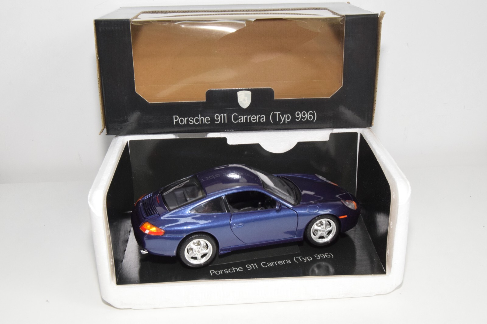 MINICHAMPS Porsche 911 Carrera S Blue RARE DEALER 1:18 New