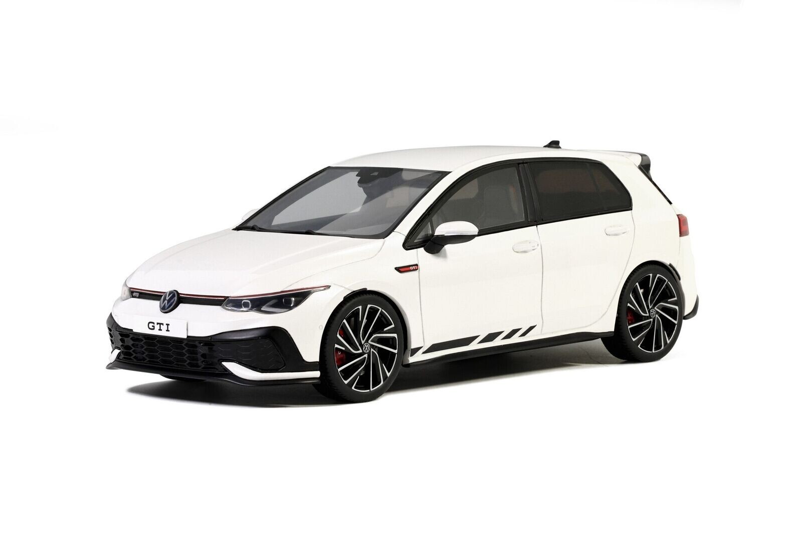 1/18 Volkswagen Golf VIII GTi Clubsport (White) Resin Model