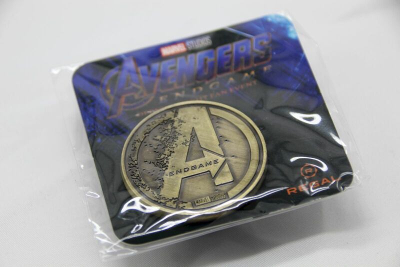 Marvel Studios Avengers Endgame (2019) AMC/Regal Fan Event Promo Coin (Gold)