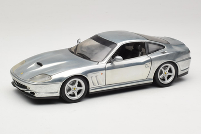 Ferrari 550 Maranello Chrome Argenté Hot Wheels 1:18 | 25740
